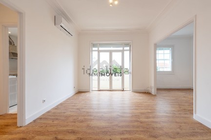 Arrendamento de apartamento T4 na Rua do Marechal Saldanha