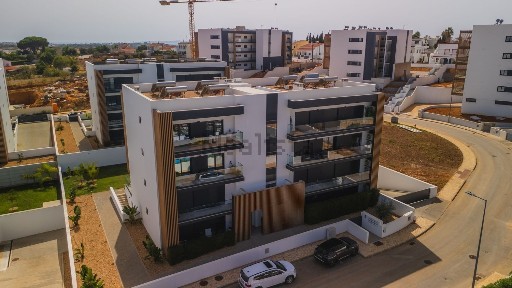 Apartamento T3 à venda na R. Rei D. Fernando