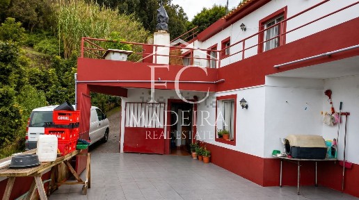 Moradia independente à venda em Santa Cruz