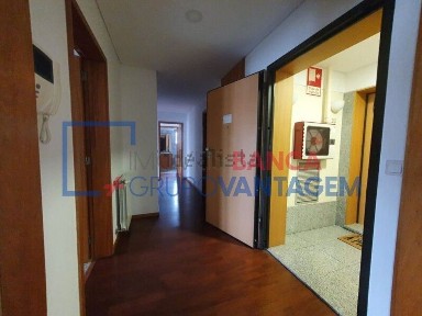 Apartamento T2 à venda na Seara - Freixieiro