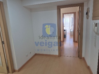Arrendamento de apartamento T3 na Rua Ester de Bettencourt Duarte