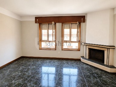 Arrendamento de apartamento T2 na Rua Visconde de Santa Maria de Arrifana