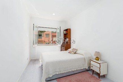 Apartamento T2 à venda na Rua António Ferro, 8