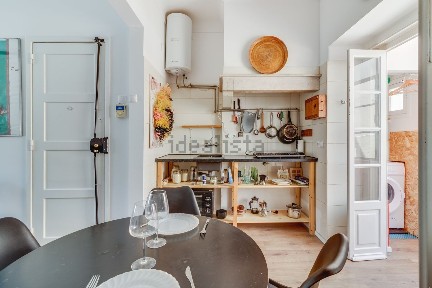 Apartamento T1 à venda na Rua Afonso Domingues, 22