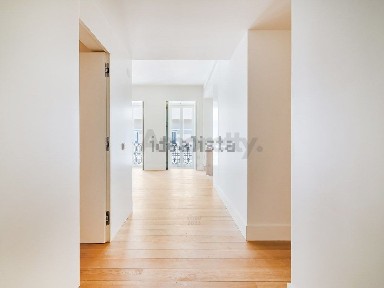 Apartamento T2 à venda na Rua de Santo António dos Capuchos