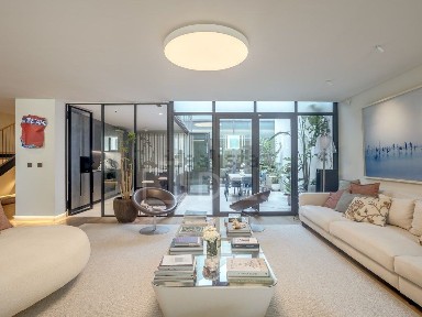 Apartamento T4 à venda na Avenida da Índia