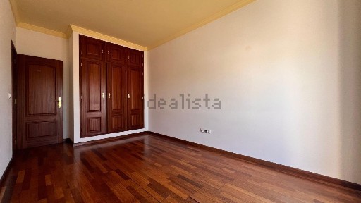 Nossa Senhora das Neves, Rua Ferreira de Castro