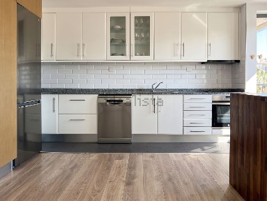 Arrendamento de apartamento T2 na Rua da Constituição