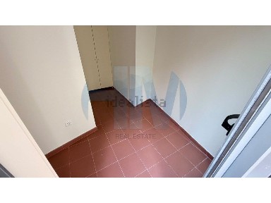 Arrendamento de apartamento T1 na Rua do Barão de São Cosme