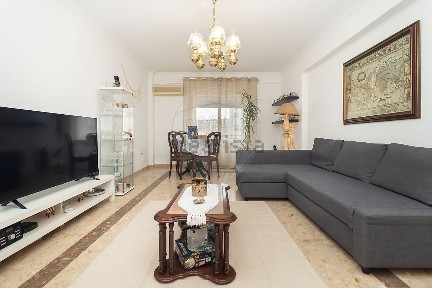 Apartamento T2 à venda na Rua Martinho D'Assunção
