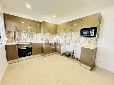 Apartamento T2 à venda no Centro do Feijó