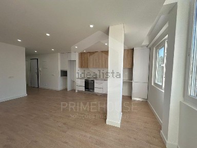 Apartamento T3 à venda na Praceta Manuel Envia, 3