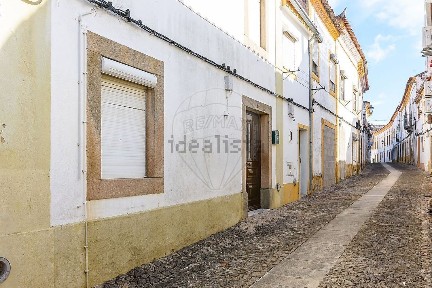 Moradia independente à venda na Rua Doutor Graça