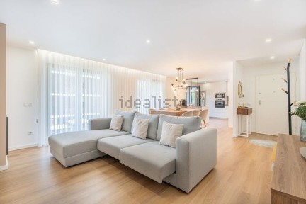 Apartamento T3 à venda na Rua Padre Freitas, 121