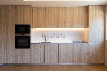 Apartamento T2 à venda na Rua Barão de Joane, 323