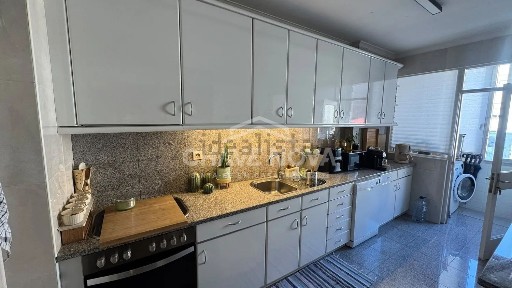 Apartamento T4 à venda na 4450-065