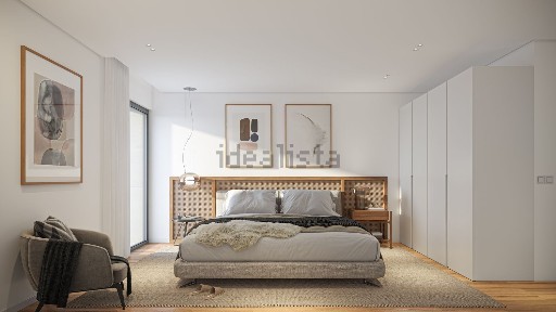 Apartamento T3 à venda na Rua 14 Outubro