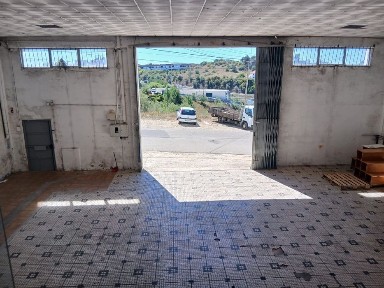 Armazém 350 mt2 junto ao ic2 Coimbra