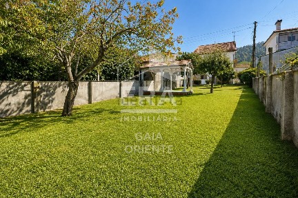 Moradia geminada à venda em Laúndos