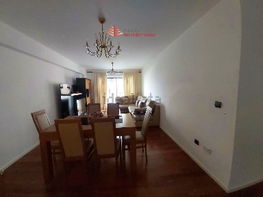 Arrendamento de apartamento T2 em Santo António