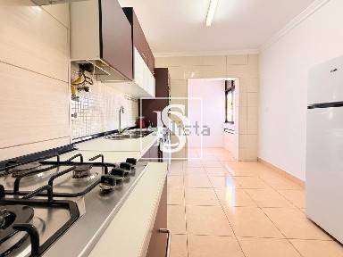Arrendamento de apartamento T3 na Rua Almeida Garrett, 3