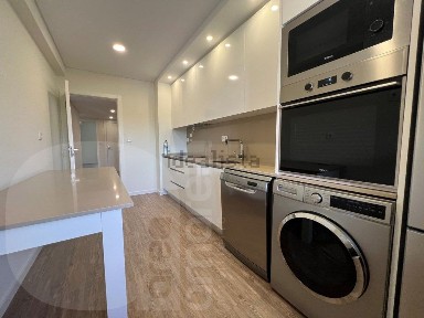Arrendamento de apartamento T3 na Santa Marta do Pinhal