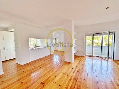 Arrendamento de apartamento T2 na Av. Gago Coutinho