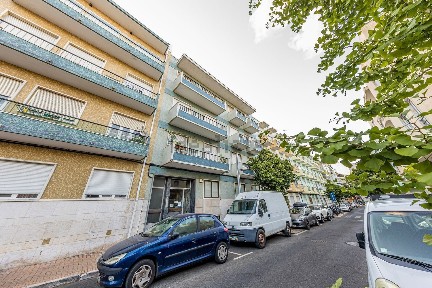 Arrendamento de apartamento T4 na Calçada do Rio