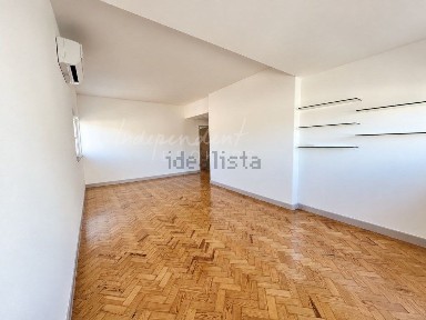 Arrendamento de apartamento T4 na Avenida dos Estados Unidos da América