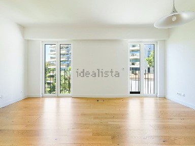 Arrendamento de apartamento T1 na Rua da Imprensa Nacional, 69