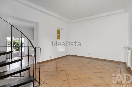 Moradia geminada à venda na Caselas