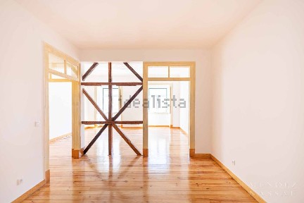 Arrendamento de apartamento T4 na Rua de São Paulo s/n