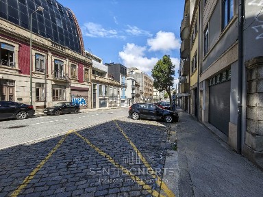 Espaço comercial à venda na Rua João das Regras