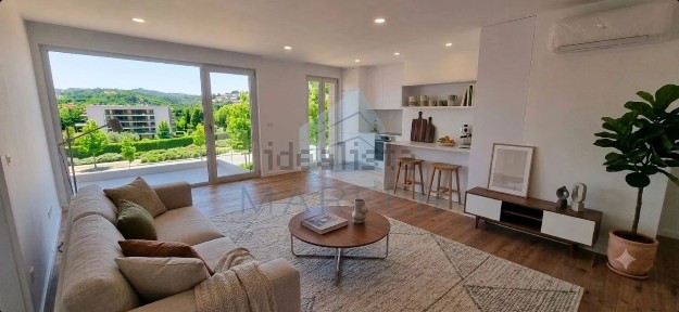 Apartamento T1 à venda na Rua Paul Harris, 19