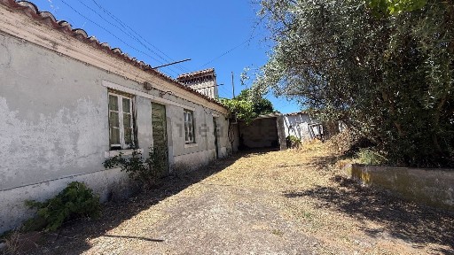Casa de aldeia à venda na Rua da Fonte
