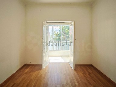 Apartamento T2 à venda na Rua 9 de Abril