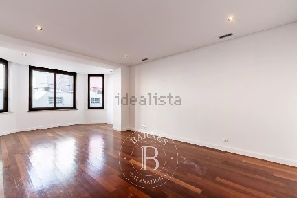 Apartamento T4 à venda no Bairro Azul - Parque Eduardo VII