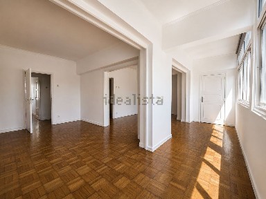 Apartamento T3 à venda na Avenida dos Estados Unidos da América, 50
