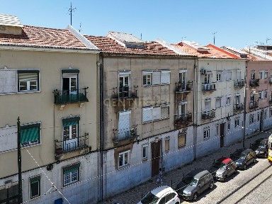 Apartamento T1 à venda na Rua da Bica do Marquês, 5