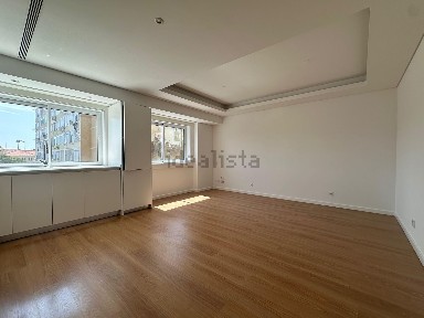 Apartamento T2 à venda na Rua Conselheiro José Silvestre Ribeiro