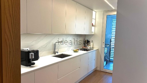 Apartamento T2 à venda na Rua Ilha do Faial, 14