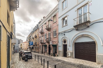 Apartamento T2 à venda na Rua Professor Sousa da Câmara