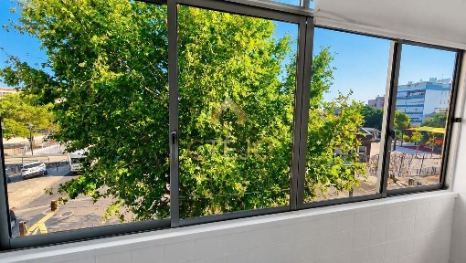 Apartamento T2 à venda na Rua Luís de Camões