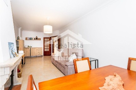 Apartamento T2 à venda na Rua Cidade de Faro