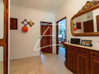 Apartamento T3 à venda na Rua Maria Lamas