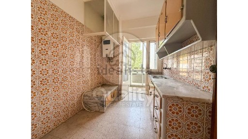 Apartamento T2 à venda na Rua Manuel Correia Gomes s/n