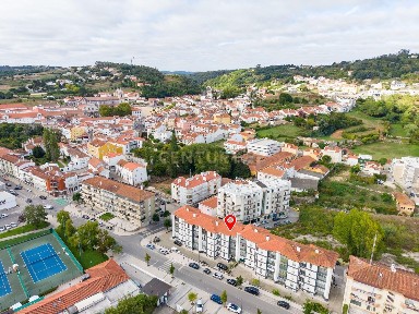 Apartamento T4 à venda na Rua Professor Engenheiro Joaquim Vieira Natividade, 35