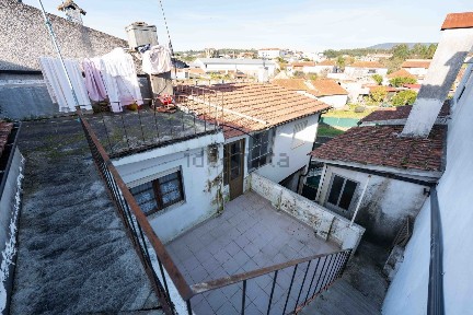Moradia em banda à venda na Rua Joaquim da Cruz s/n