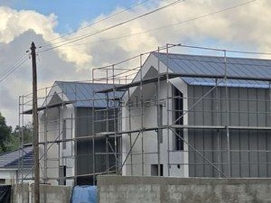 Moradia geminada à venda em Lobão s/n