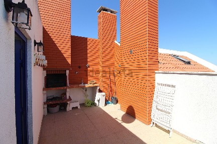 Arrendamento de duplex na Avenida Fernando Namora